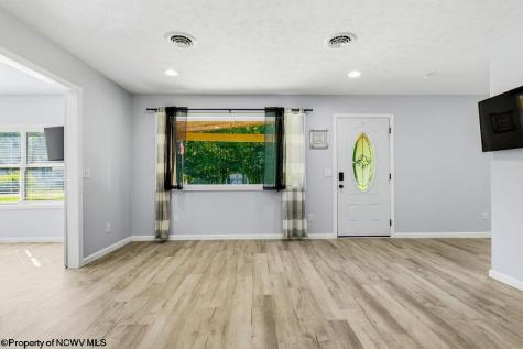 137 Blossom Drive Clarksburg WV 26301