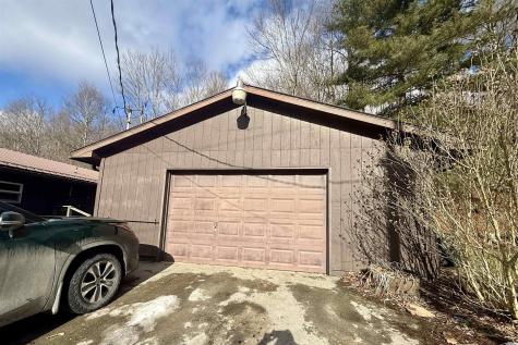 181 Oates Lane Ellamore WV 26267