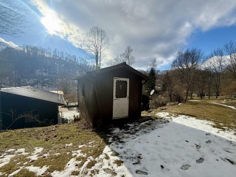 181 Oates Lane Ellamore WV 26267