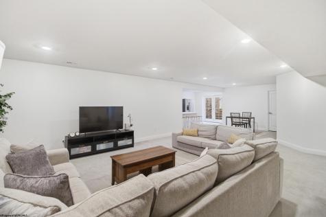 56 Windermere Lane Morgantown WV 26508