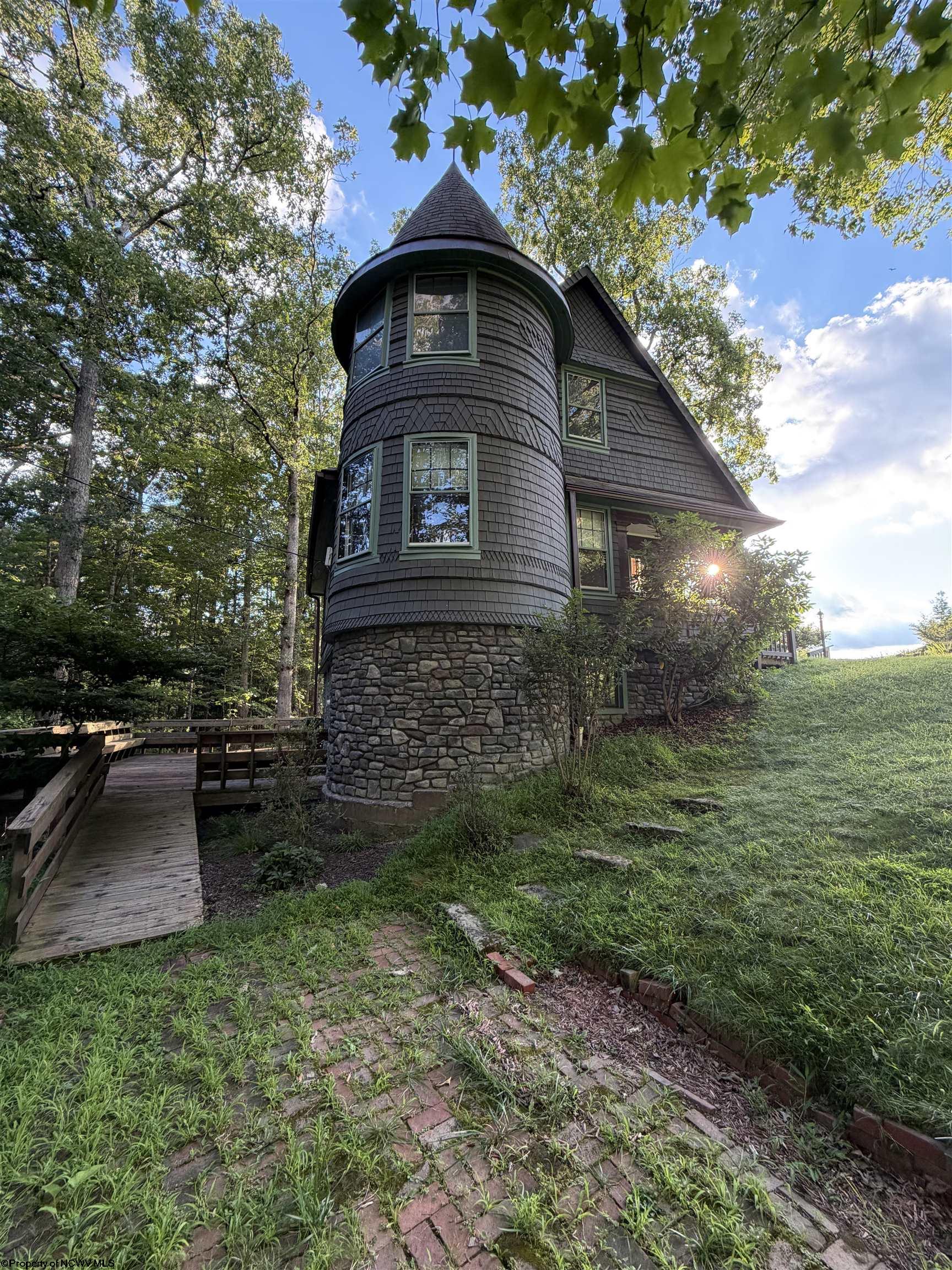 7 Kerens Hill Road Elkins WV 26241