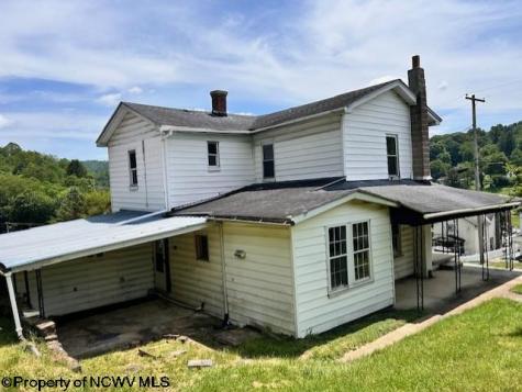 210 Excelsior Street Newburg WV 26410