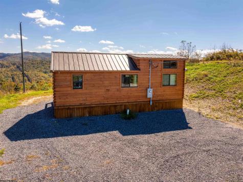 141 Winterburg Place Terra Alta WV 26764