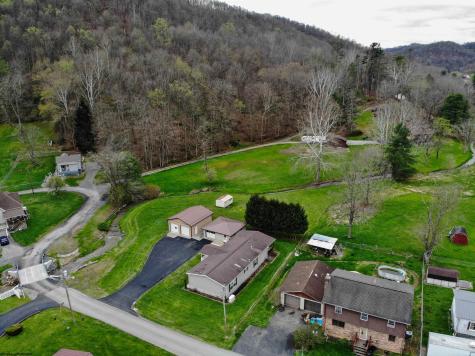 516 Windy Hill Drive Mannington WV 26582