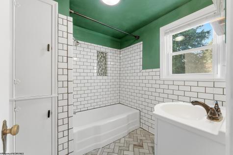 4 Outlook Road Fairmont WV 26554