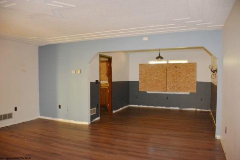 186 Kennedy Street Elkins WV 26241