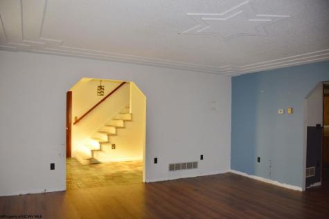 186 Kennedy Street Elkins WV 26241