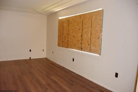 186 Kennedy Street Elkins WV 26241