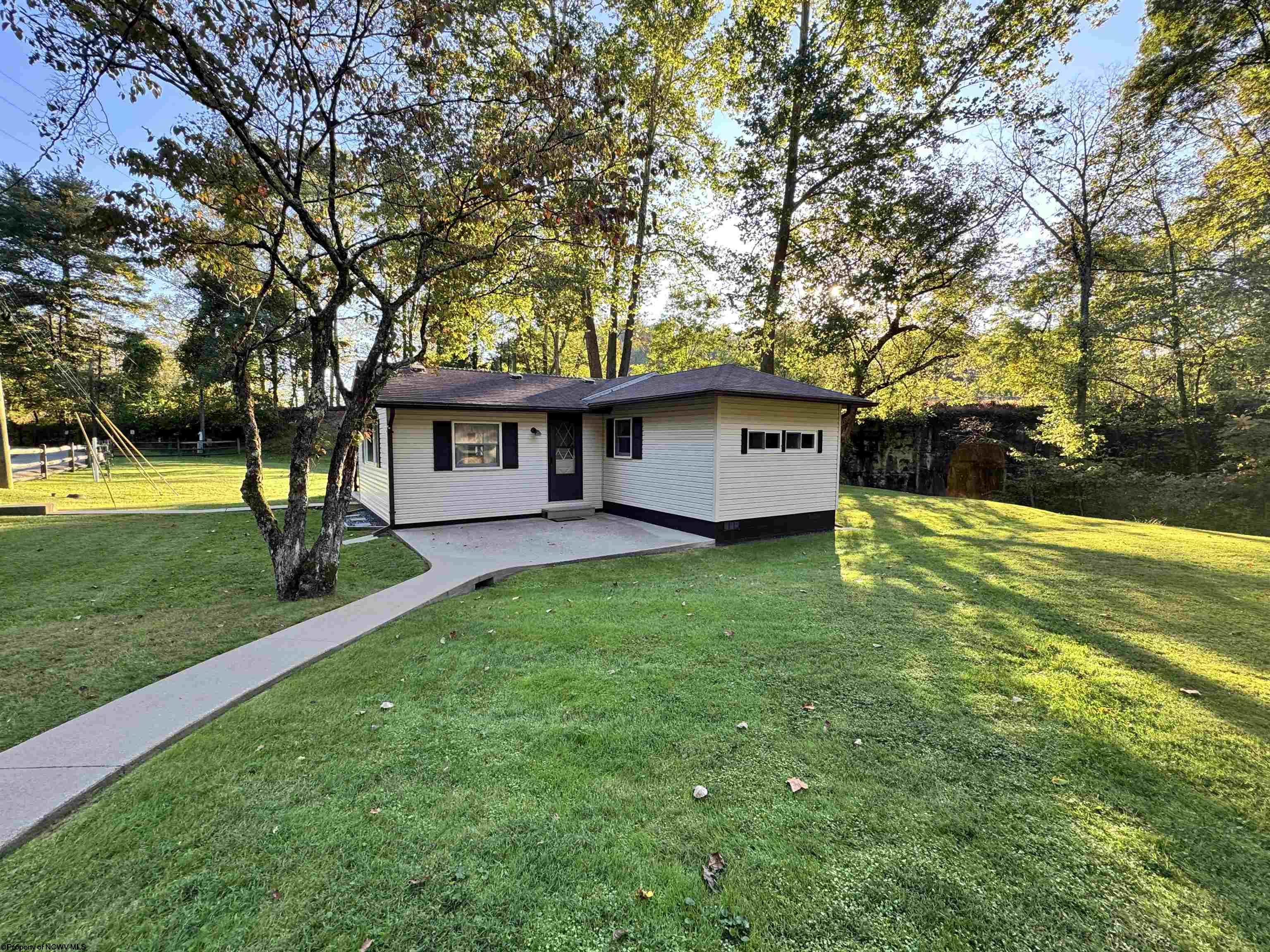 904 Pinchgut Hollow Road Fairmont WV 26554