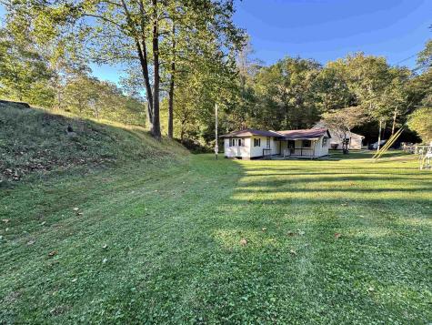 904 Pinchgut Hollow Road Fairmont WV 26554