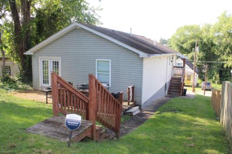 208 Maple Avenue Fairmont WV 26554