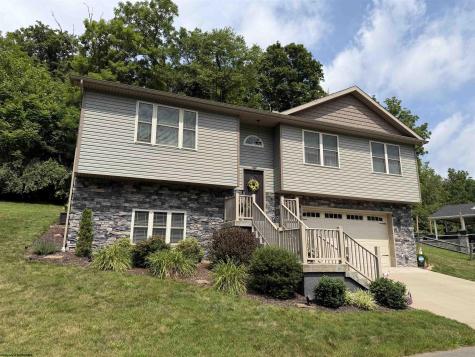 16 Bunker Hill Lane Fairmont WV 26554