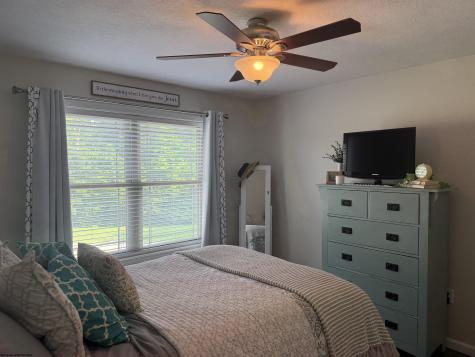 16 Bunker Hill Lane Fairmont WV 26554