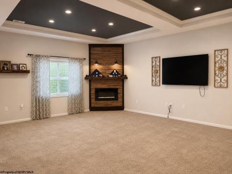 16 Bunker Hill Lane Fairmont WV 26554