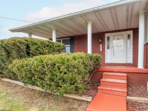 224 Hemlock Lane Reedsville WV 26547