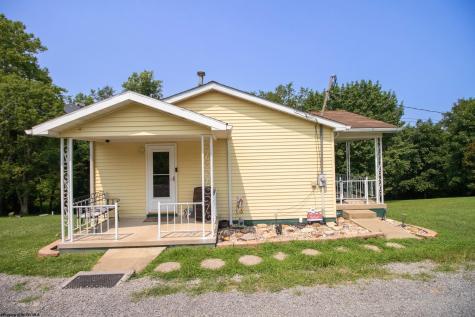 84 Boxwood Drive Clarksburg WV 26301