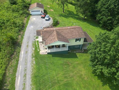 84 Boxwood Drive Clarksburg WV 26301