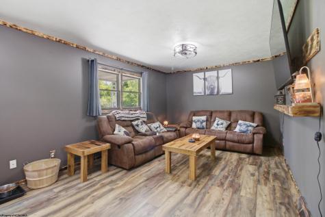 84 Boxwood Drive Clarksburg WV 26301