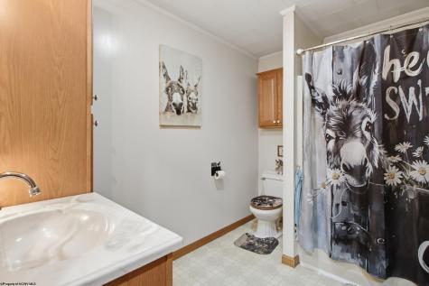84 Boxwood Drive Clarksburg WV 26301