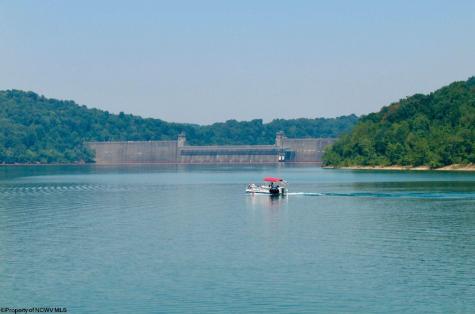 1 Brooklyn Way Moatsville WV 26405