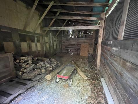 13069 Morgantown Pike Moatsville WV 26250