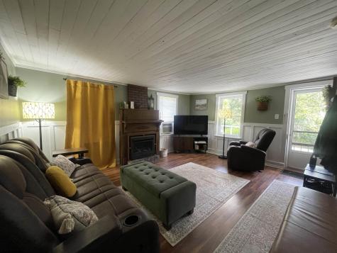 13069 Morgantown Pike Moatsville WV 26250