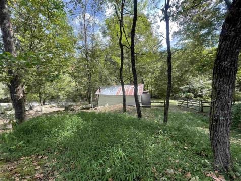 13069 Morgantown Pike Moatsville WV 26250