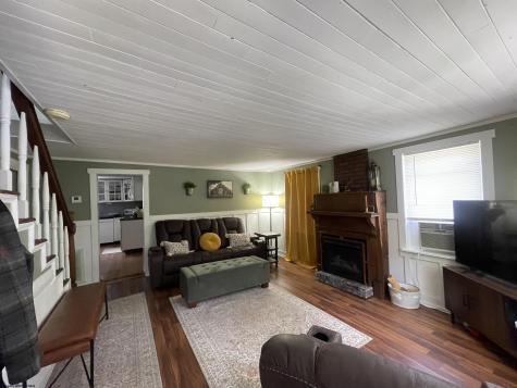 13069 Morgantown Pike Moatsville WV 26250