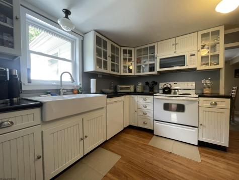 13069 Morgantown Pike Moatsville WV 26250