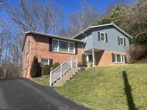 929 Pine Hill Drive Fairmont WV 26554