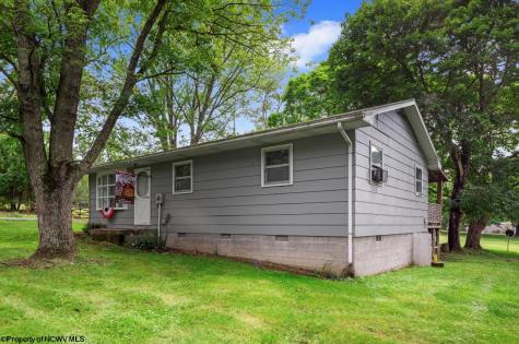 3461 N Mountain Road Wardensville WV 26851