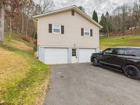 7 Hilltop Drive Philippi WV 26416