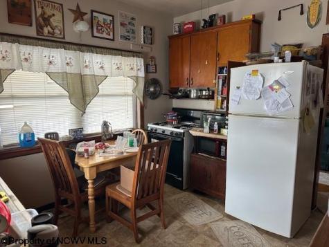 10 N Field Drive Moatsville WV 26405