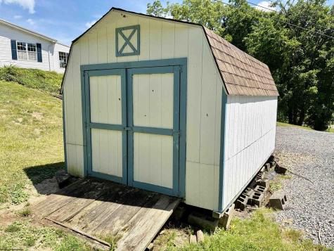 2210 Lazelle Union Road Maidsville WV 26541
