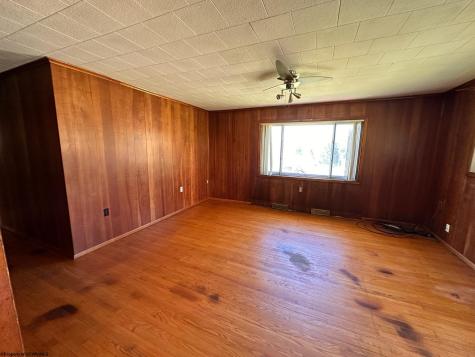 3785 Grafton Road Morgantown WV 26508-359