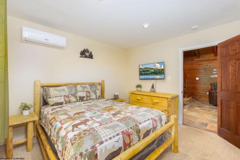 100 Ginger Court Terra Alta WV 26764
