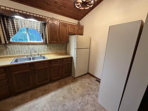 813 Us Hwy 33 West Weston WV 26452