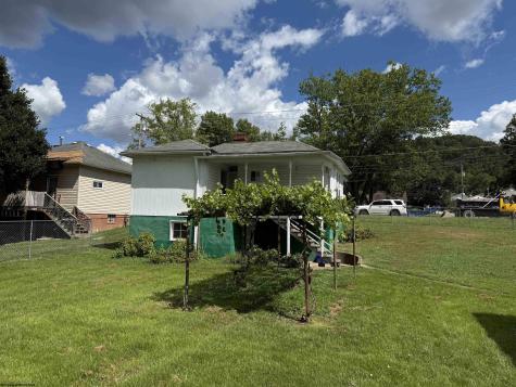 8688 Cost Avenue Stonewood WV 26301