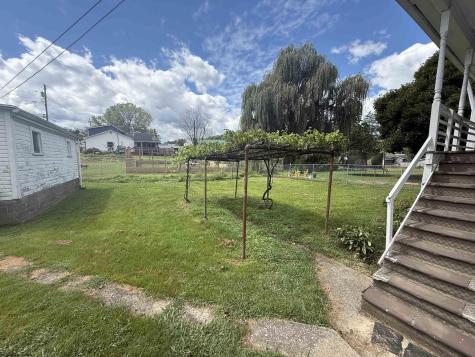 8688 Cost Avenue Stonewood WV 26301