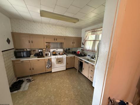 8688 Cost Avenue Stonewood WV 26301