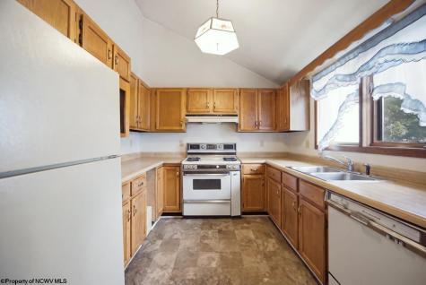 121 E 4th Street Weston WV 26452