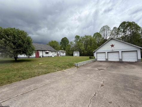 1606 Old Mill Road Weston WV 26452