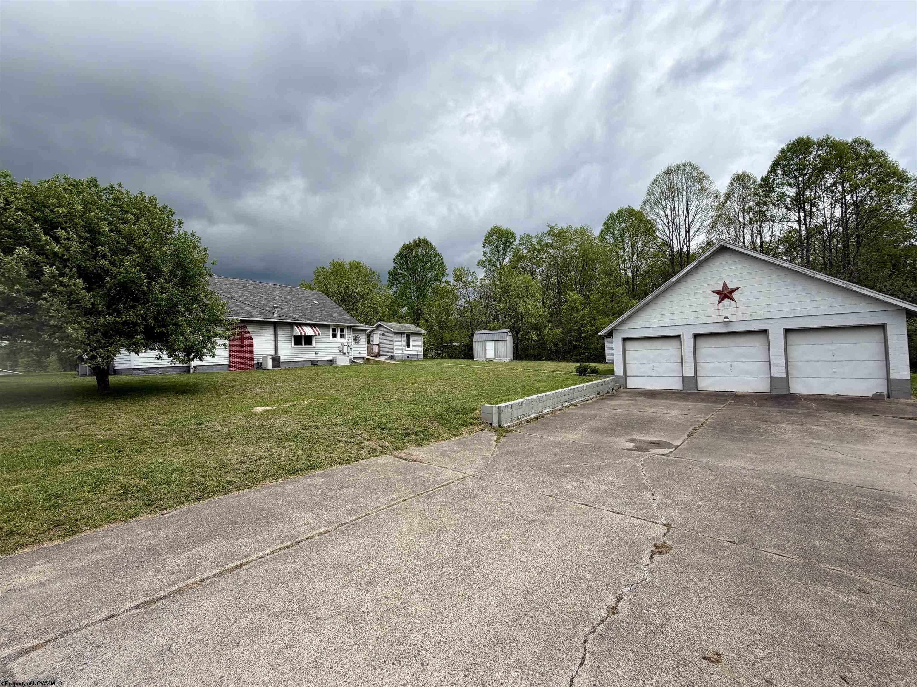 1606 Old Mill Road Weston WV 26452