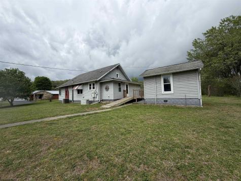 1606 Old Mill Road Weston WV 26452
