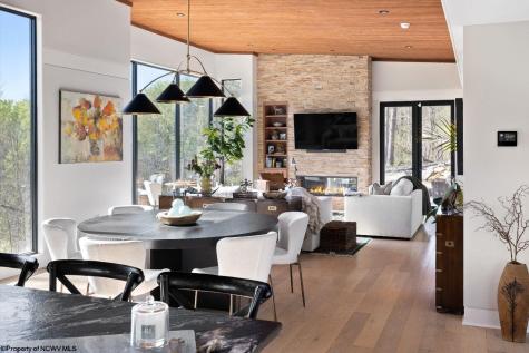 113 Lake Point Morgantown WV 26508