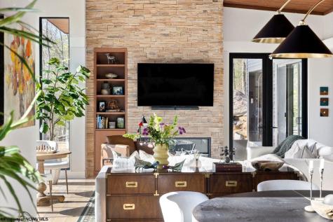 113 Lake Point Morgantown WV 26508