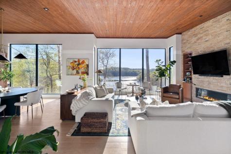 113 Lake Point Morgantown WV 26508