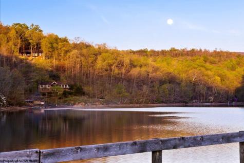 113 Lake Point Morgantown WV 26508
