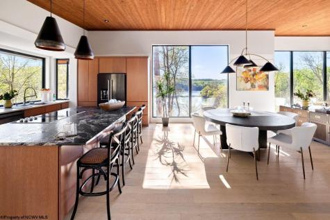 113 Lake Point Morgantown WV 26508