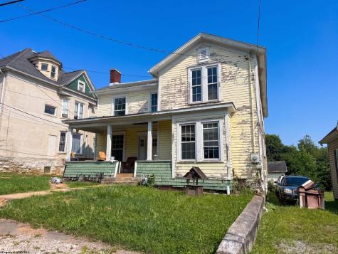 823 4th Street Fairmont WV 26554